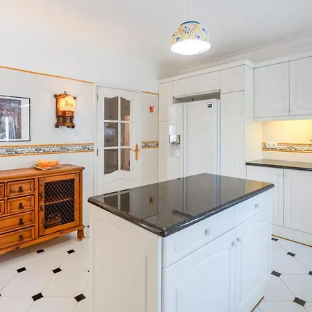 Bright 3 Bdr Duplex House With Pool By Lovelystay Villa Carvoeiro (Lagoa)