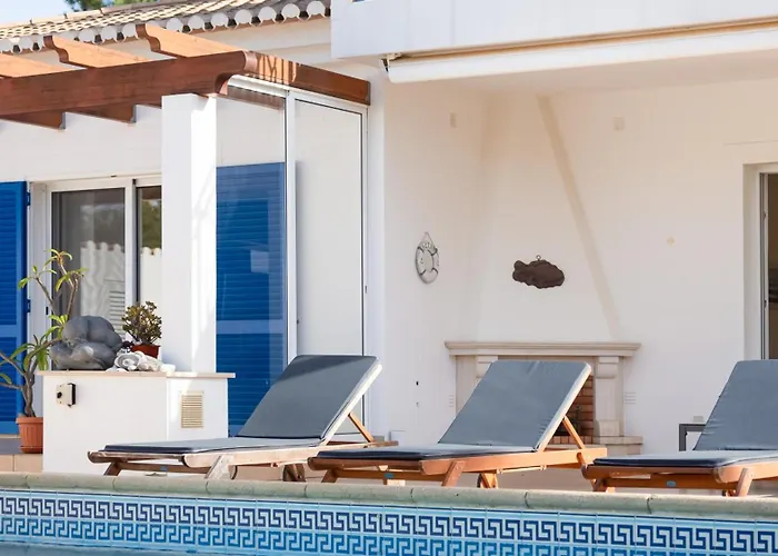 Bright 3 Bdr Duplex House With Pool By Lovelystay *