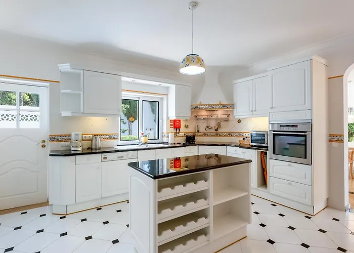 Bright 3 Bdr Duplex House With Pool By Lovelystay Willa *