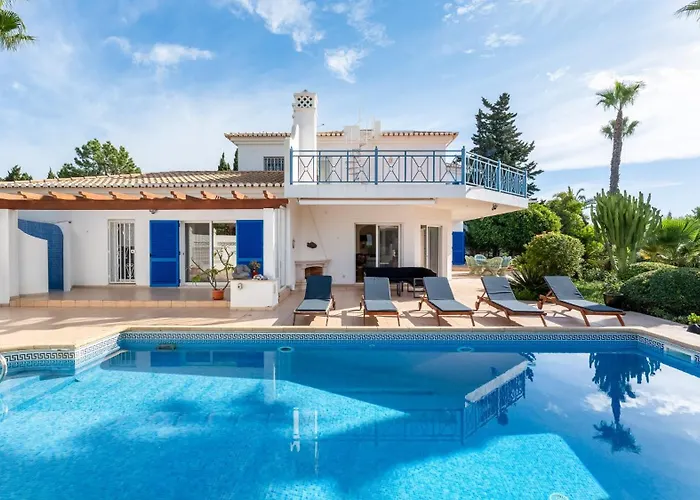 Willa Bright 3 Bdr Duplex House With Pool By Lovelystay