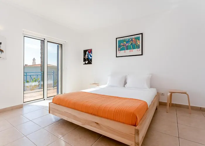 Bright 3 Bdr Duplex House With Pool By Lovelystay *