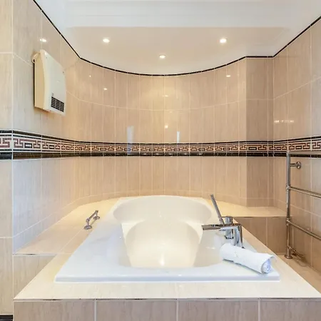 Villa W Pool, Garden, Sea View & Fiber Internet Carvoeiro (Lagoa)