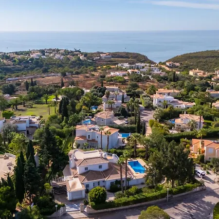 W Pool, Garden, Sea View & Fiber Internet Villa