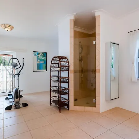 Villa W Pool, Garden, Sea View & Fiber Internet