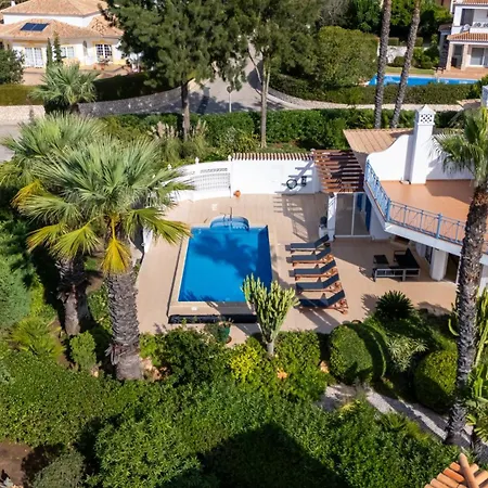 W Pool, Garden, Sea View & Fiber Internet Villa
