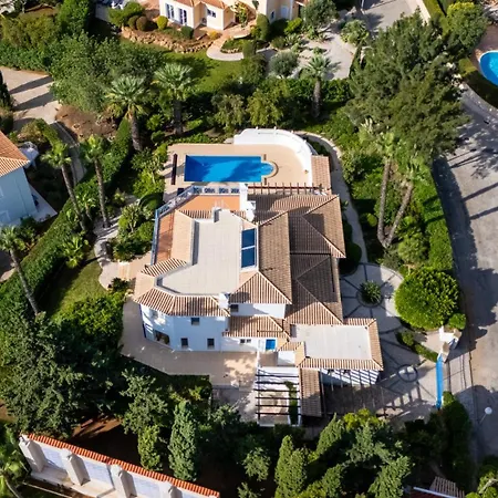 W Pool, Garden, Sea View & Fiber Internet *
