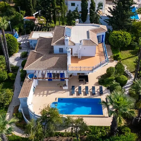 W Pool, Garden, Sea View & Fiber Internet Villa