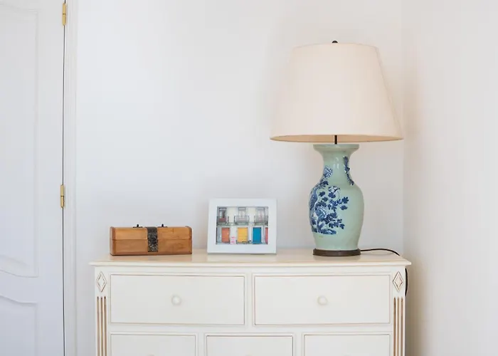 Bright 3 Bdr Duplex House With Pool By Lovelystay *