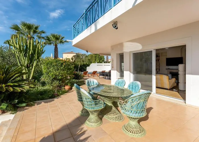 Villa Bright 3 Bdr Duplex House With Pool By Lovelystay Carvoeiro (Lagoa)