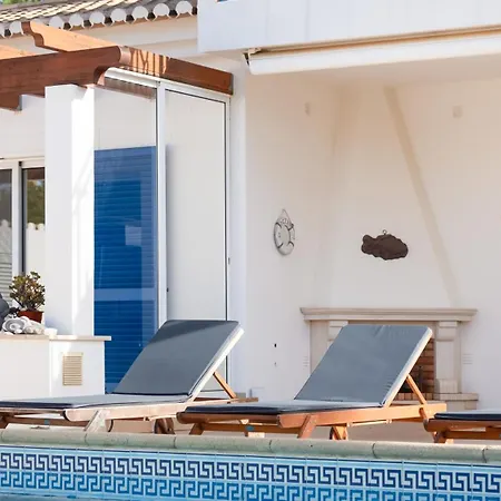 Bright 3 Bdr Duplex House With Pool By Lovelystay *